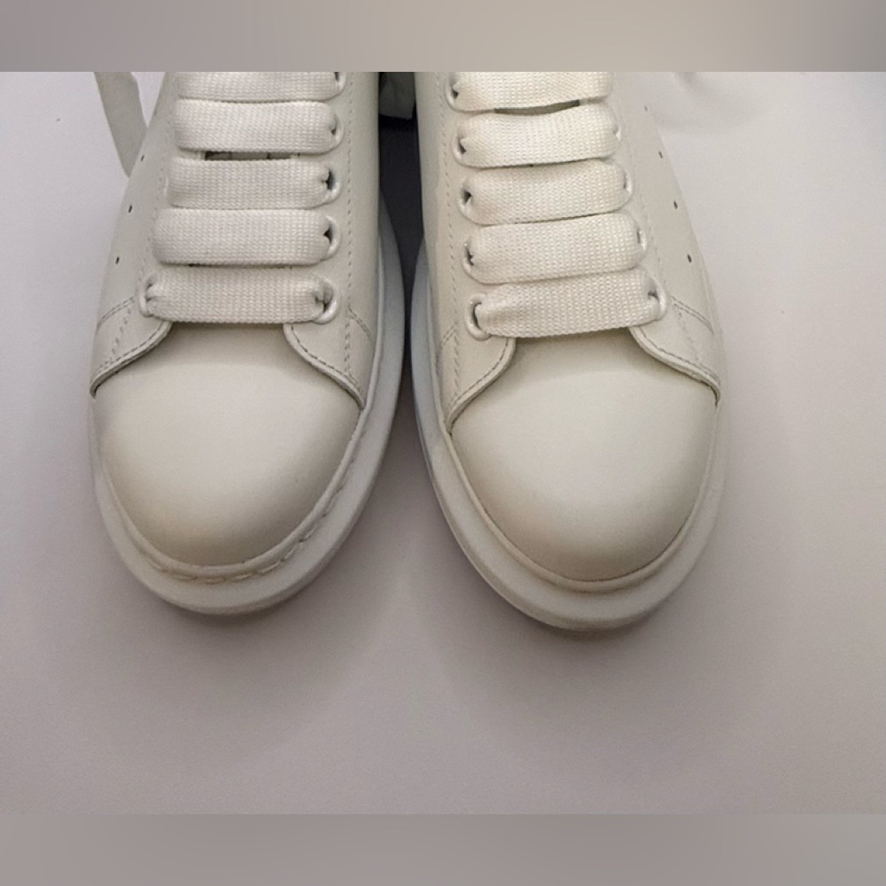 Alexander McQueen White/Shock Pink sneakers size 36
